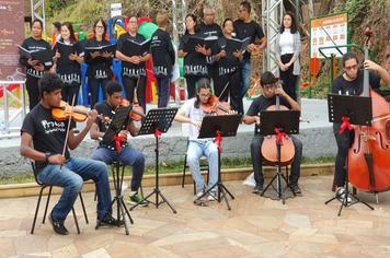 APRESENTAÇÕES NOS BAIRROS ENCERRAM COMEMORAÇÕES DA ESCOLA MUNICIPAL DE MÚSICA