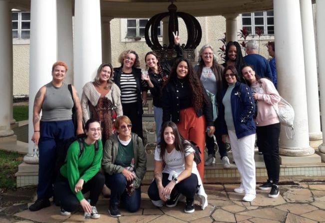 TURMA DO CURSO DE TURISMO DA UFMG VISITA CAXAMBU