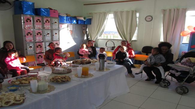 CEI. SANTA TEREZA FAZ HOMENAGEM AS MÃES