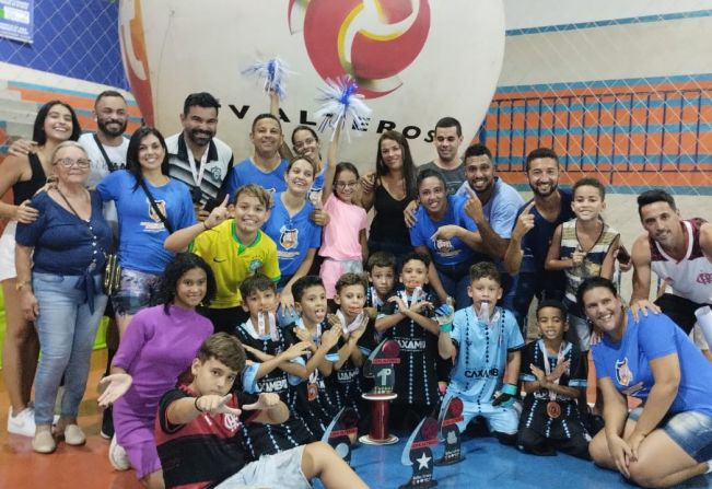 TIME DE CAXAMBU É CAMPEÃO DA TAÇA ALTEROSA DE FUTSAL SUB-07