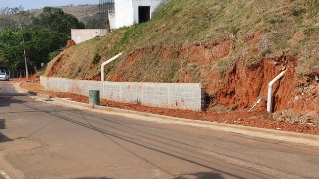 OBRA NA RUA DEMÉTRIO JAMAL BENEFICIA MORADORES DE BAIRROS DE CAXAMBU