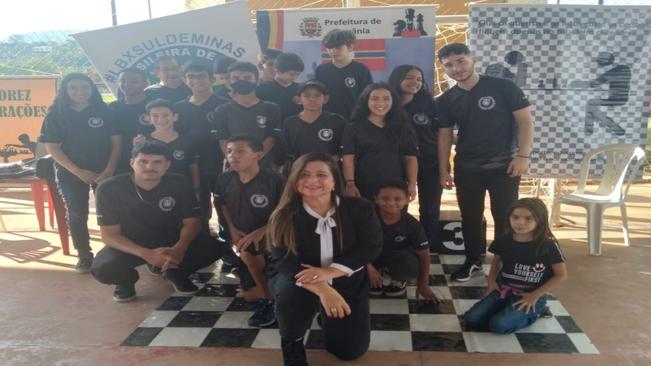 EQUIPE DE XADREZ DE CAXAMBU CONQUISTA MEDALHAS EM DISPUTA REGIONAL