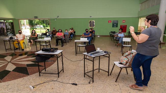 PREPARANDO MÃO DE OBRA PARA O MERCADO DE TRABALHO