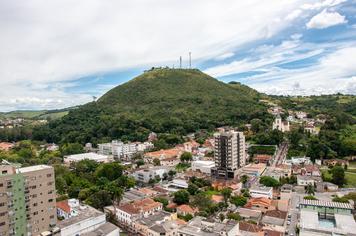PREFEITURA TRABALHA PELO DESENVOLVIMENTO ECONÔMICO DE CAXAMBU