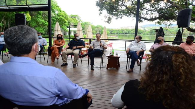 ENCONTRO COM O GOVERNADOR: REPRESENTANTES DO SETOR DE TURISMO DEBATEM INVESTIMENTOS PARA A REGIÃO